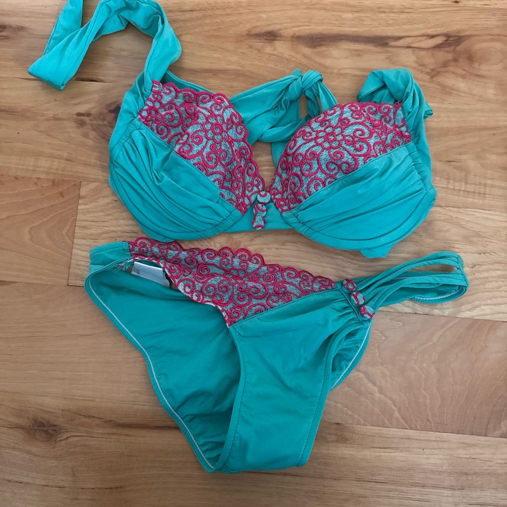 Beach bunny